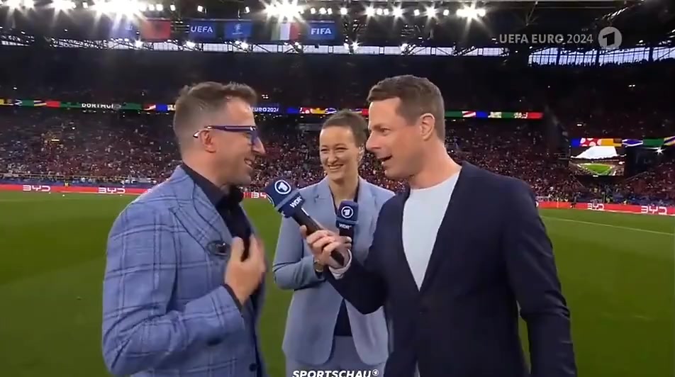 皮耶罗串场德国电视台镜头：为06世界杯的进球道歉